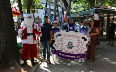 Trem do Corcovado levará Papai Noel para emocionar crianças de comunidades do Cerro Corá no Rio